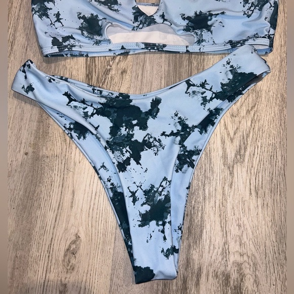 SHEIN Tie Dye High Cut Cheeky Bikini Size M - Picture 5 of 7